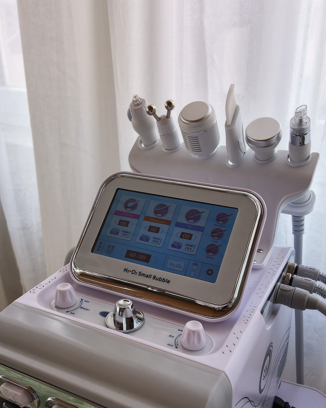 Pflegeprodukte für die Hydro Boost Behandlung bei Lune Beauty Worms